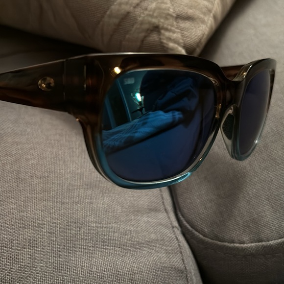 Women’s polarized Costas MAKE ANY OFFER - Picture 8 of 11
